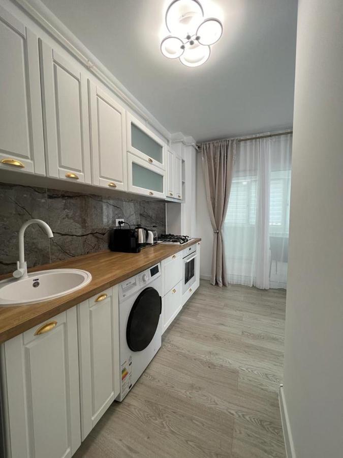 Urban Apartments And Studios - City Center ยาช ภายนอก รูปภาพ