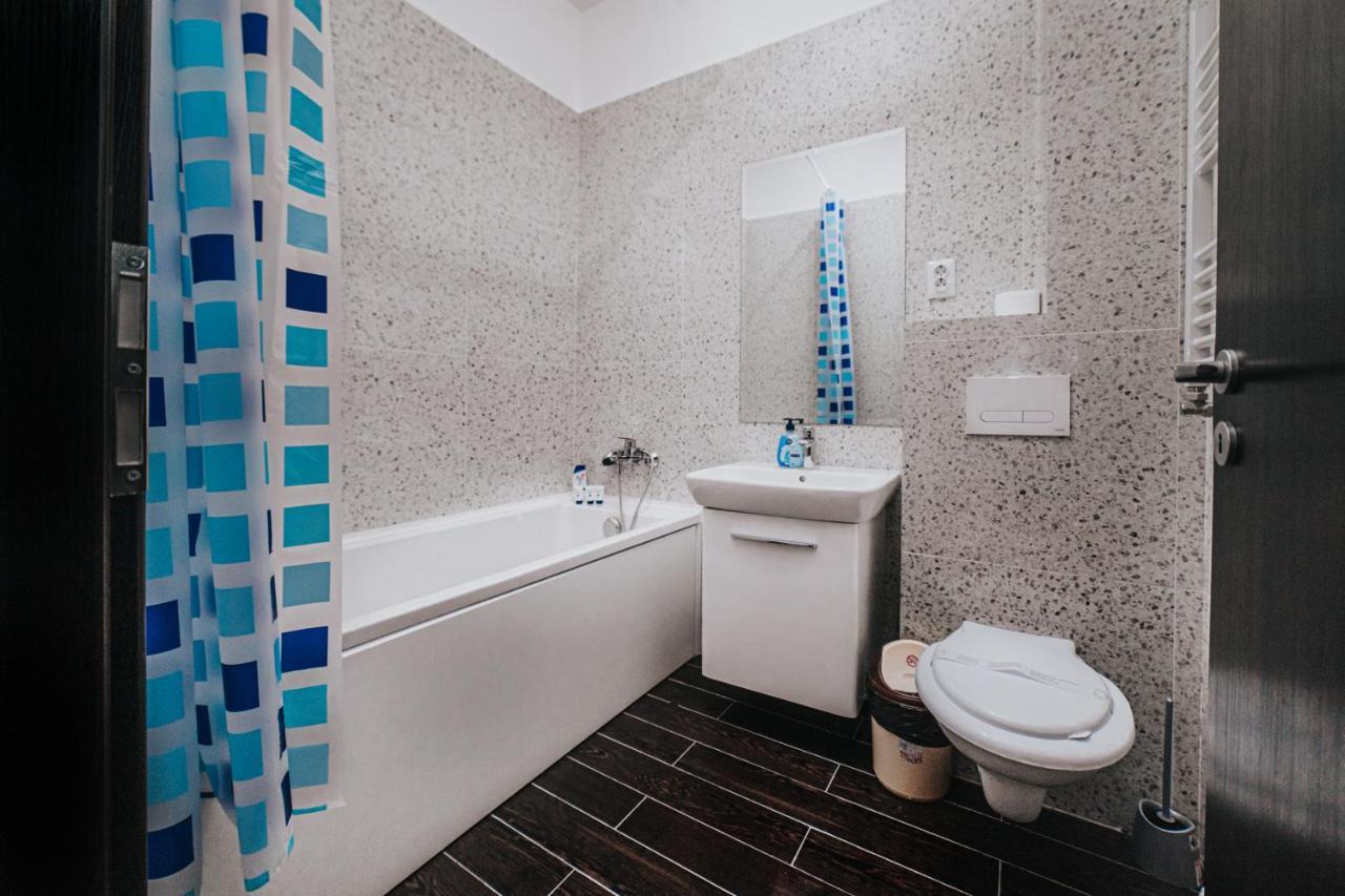 Urban Apartments And Studios - City Center ยาช ภายนอก รูปภาพ