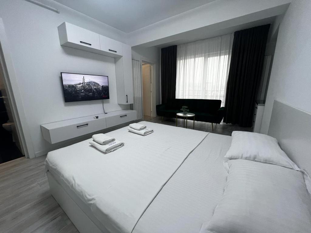 Urban Apartments And Studios - City Center ยาช ภายนอก รูปภาพ