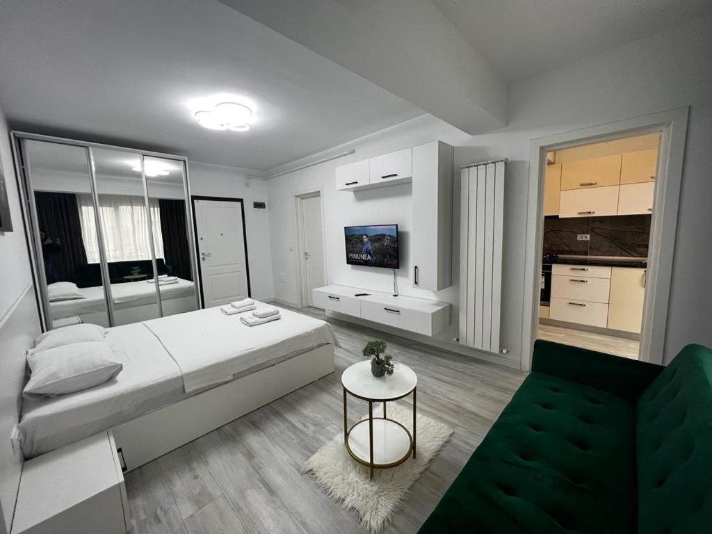 Urban Apartments And Studios - City Center ยาช ภายนอก รูปภาพ