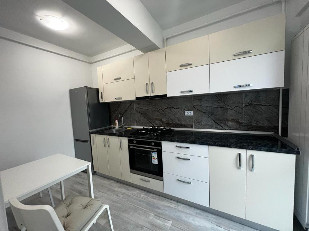 Urban Apartments And Studios - City Center ยาช ภายนอก รูปภาพ