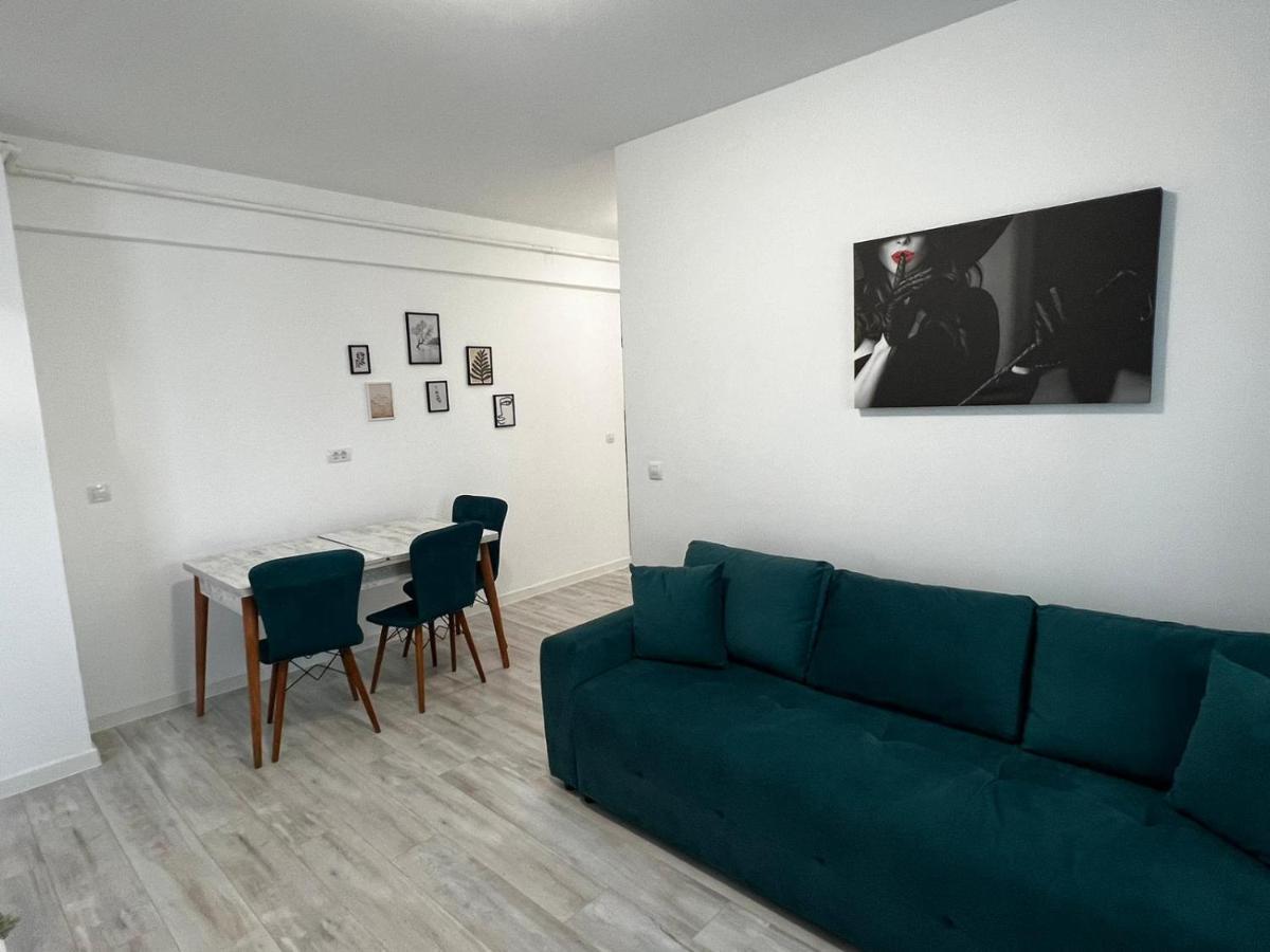 Urban Apartments And Studios - City Center ยาช ภายนอก รูปภาพ